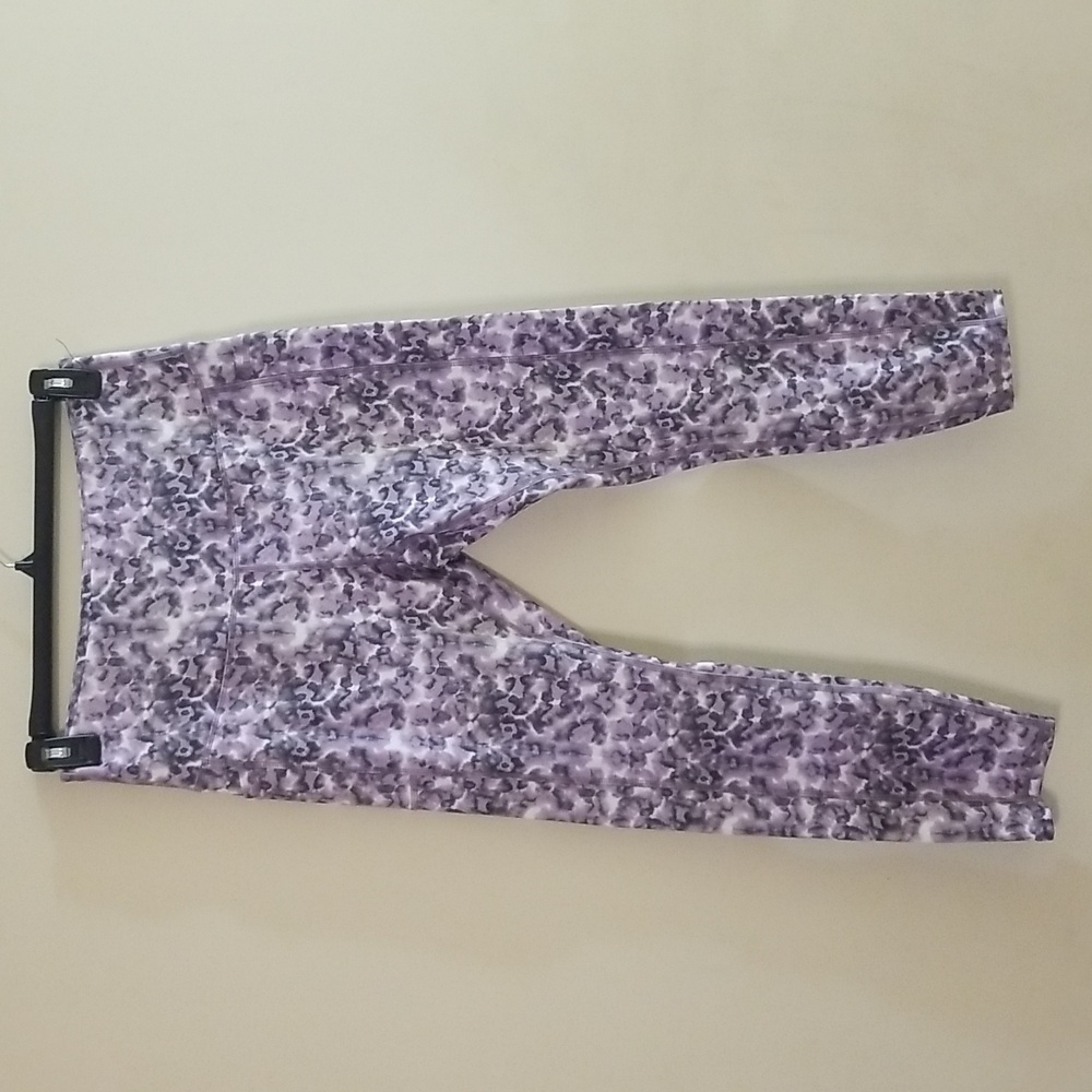 Ladies XL leopard print athletic leggings